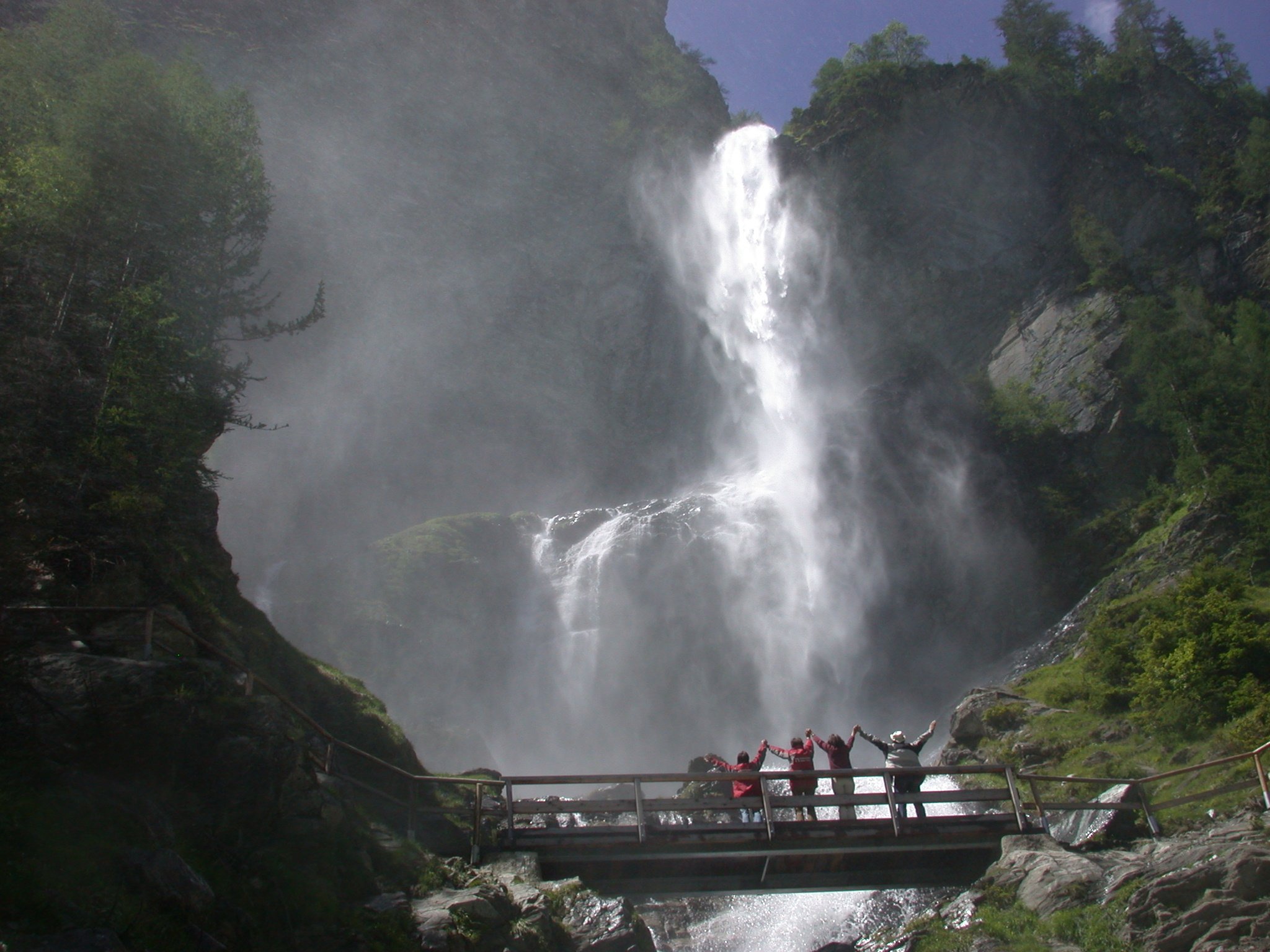 ab 109 € – 3 Tage Kurzurlaub mit Kindern in Piesendorf mit Übernachtung in den Tauernsuites Mitterwirt inkl. Nationalpark Hohe Tauern Sommercard & WLAN