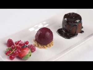 Warmer Schokoladenkuchen mit flüssigem Kern im Bräukeller & Grill