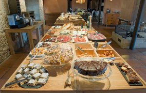 zoritawinehotel25 3