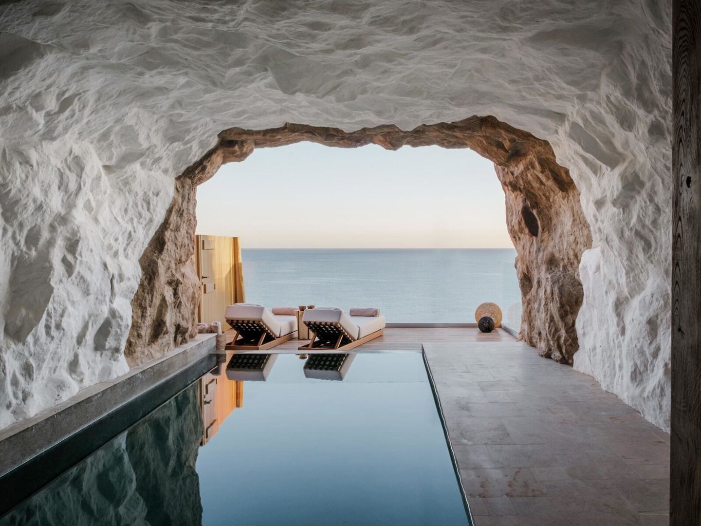 Acro Suites
